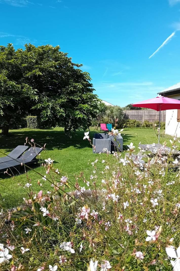 Location de vacances pour 6 personnes, avec jardin à Anneville-sur-Mer - 2