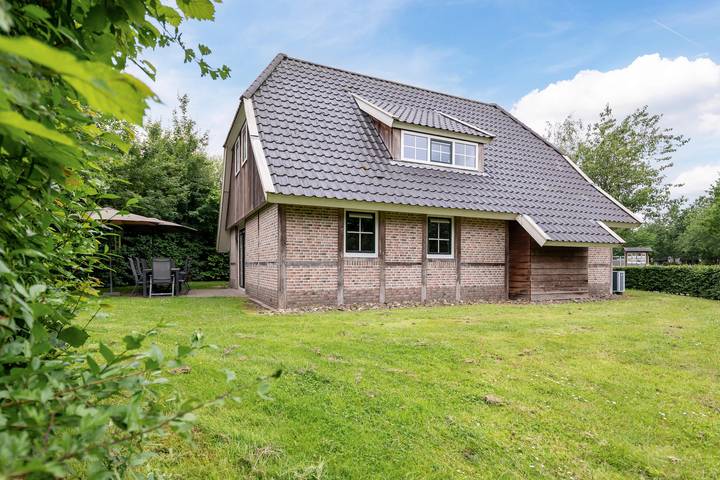Bungalow für 10 Personen, mit Terrasse und Balkon/Terrasse - 1