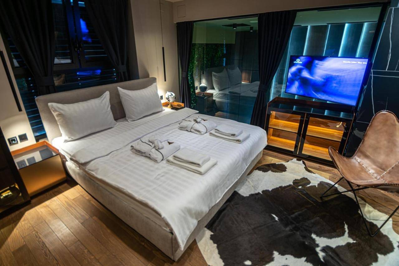 Ganze Wohnung, Two-Bedroom Apartment with Private Pool & Spa in Belgrad, Belgrad und Umgebung