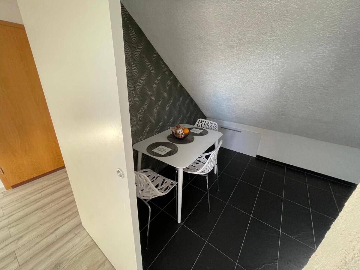 Appartement entier, Moderne gemütliche 2-Zimmer Wohnung Stuttgart Bad-Cannstatt in Bad Cannstatt, Stuttgart