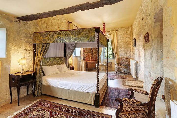 Suite Saint-Vincent du Château de Château-l'Evêque in Château-l'Évêque, Périgord Blanc