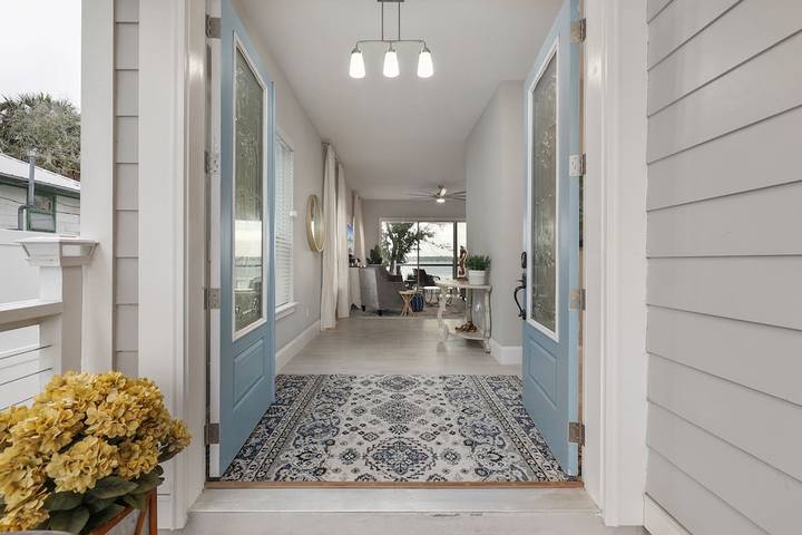 Vacation rental for 12 people, with balcony in Crescent Beach