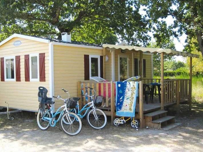 Camping pour 4 personnes, avec bassin pour enfant