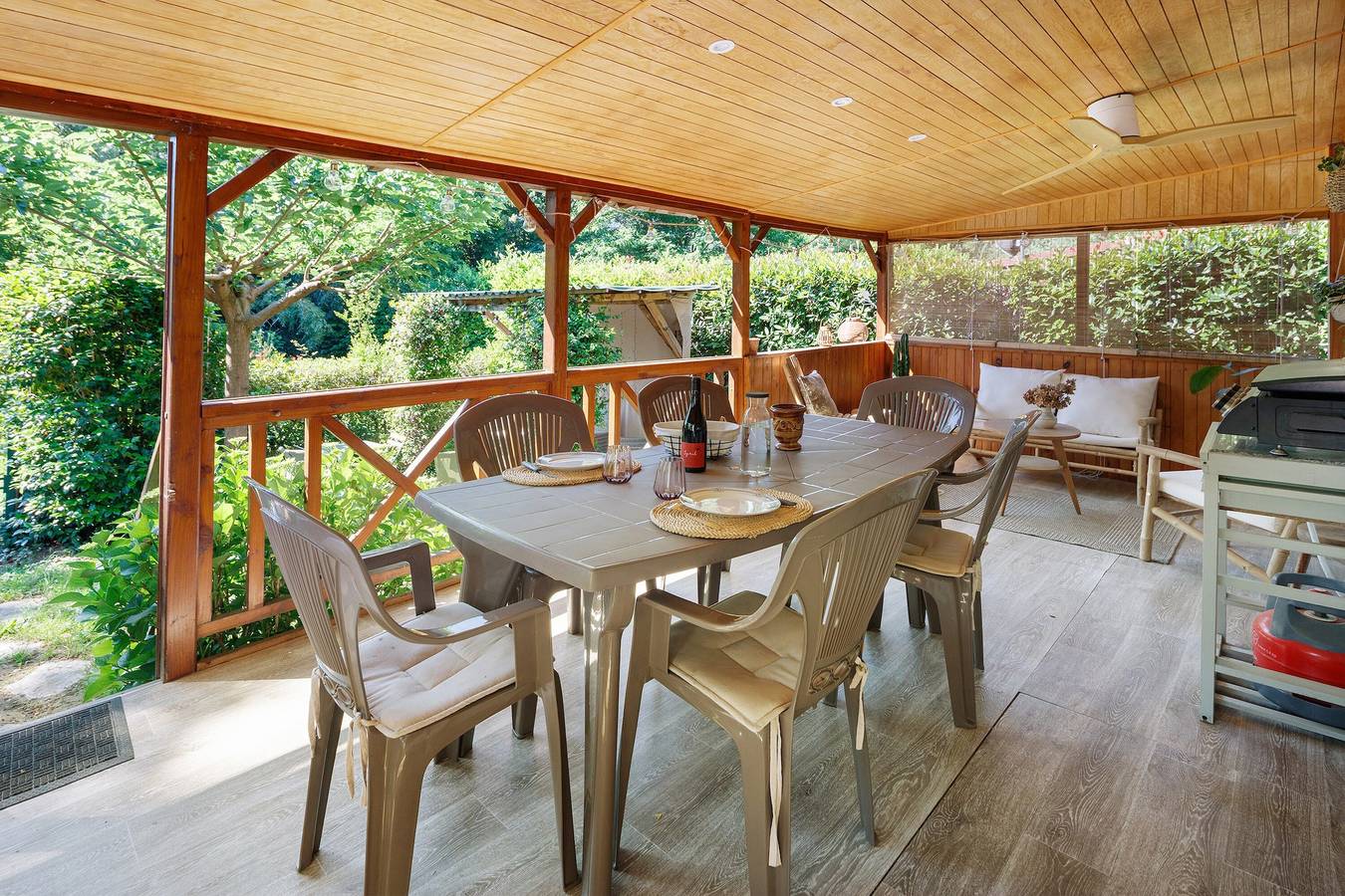 Chalet bungalow 2 chambres 5 personnes dans les Cévennes in Saumane, Parc national des Cévennes