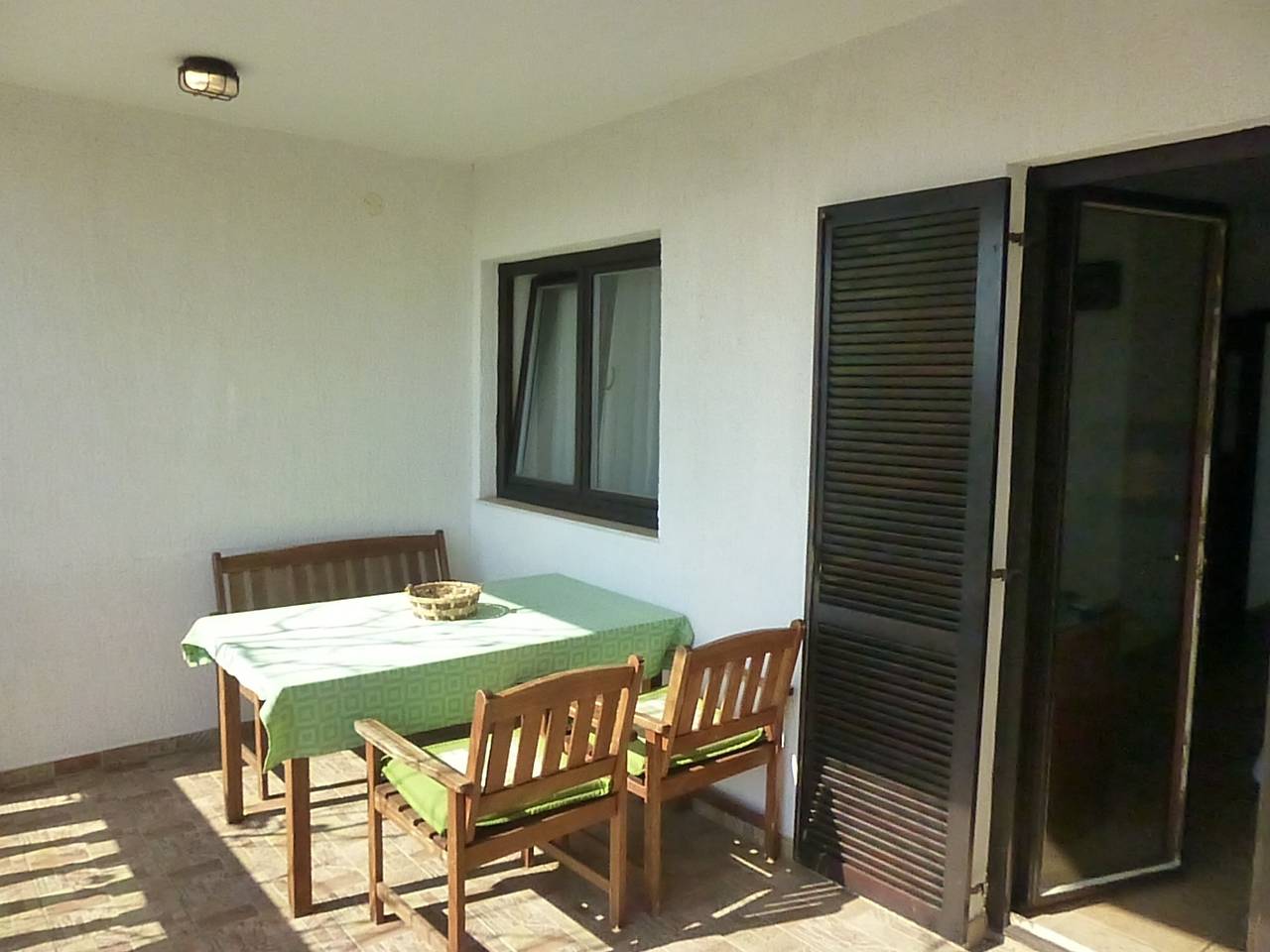 Ganze Wohnung, 1-Zimmer-Ferienwohnung mit Terrasse und Meerblick Omisalj, Krk A-22981-a in Omisalj, Krk