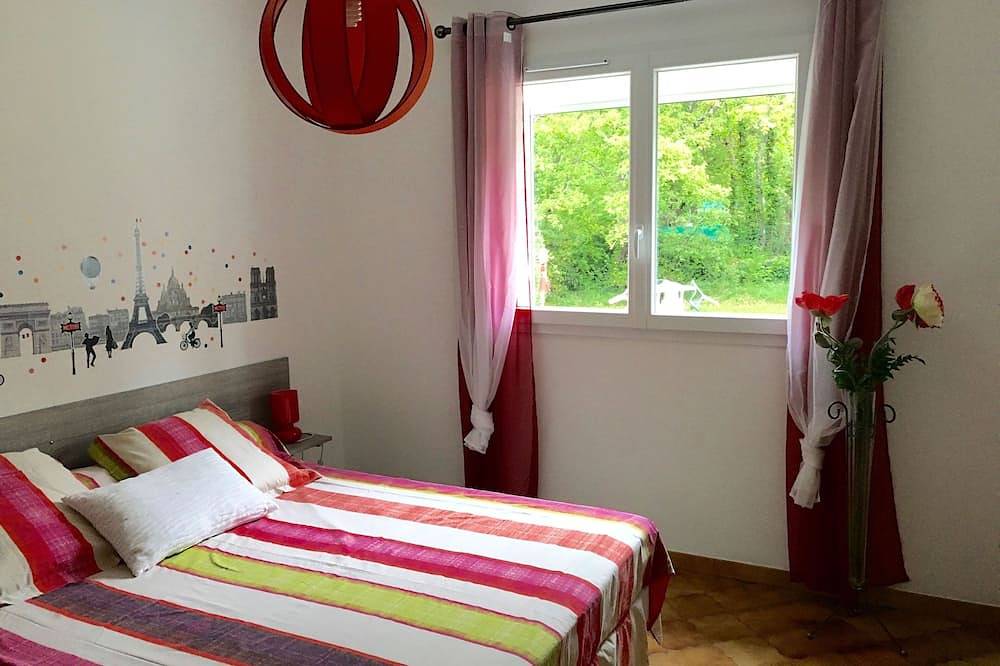 Villa con piscina, amplia terraza, todas las comodidades, jardín cerrado, tranquilo, uso exclusivo in Forcalqueiret, Región Brignoles
