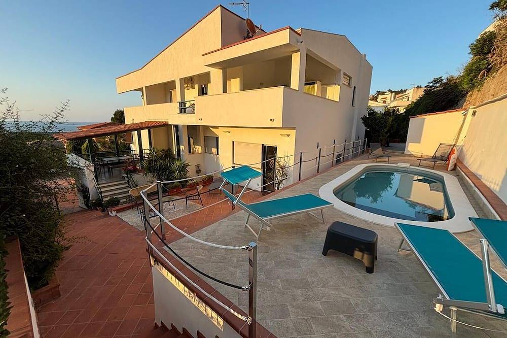 Villa Con Piscina per 8 Persone in Addaura, Provincia di Palermo