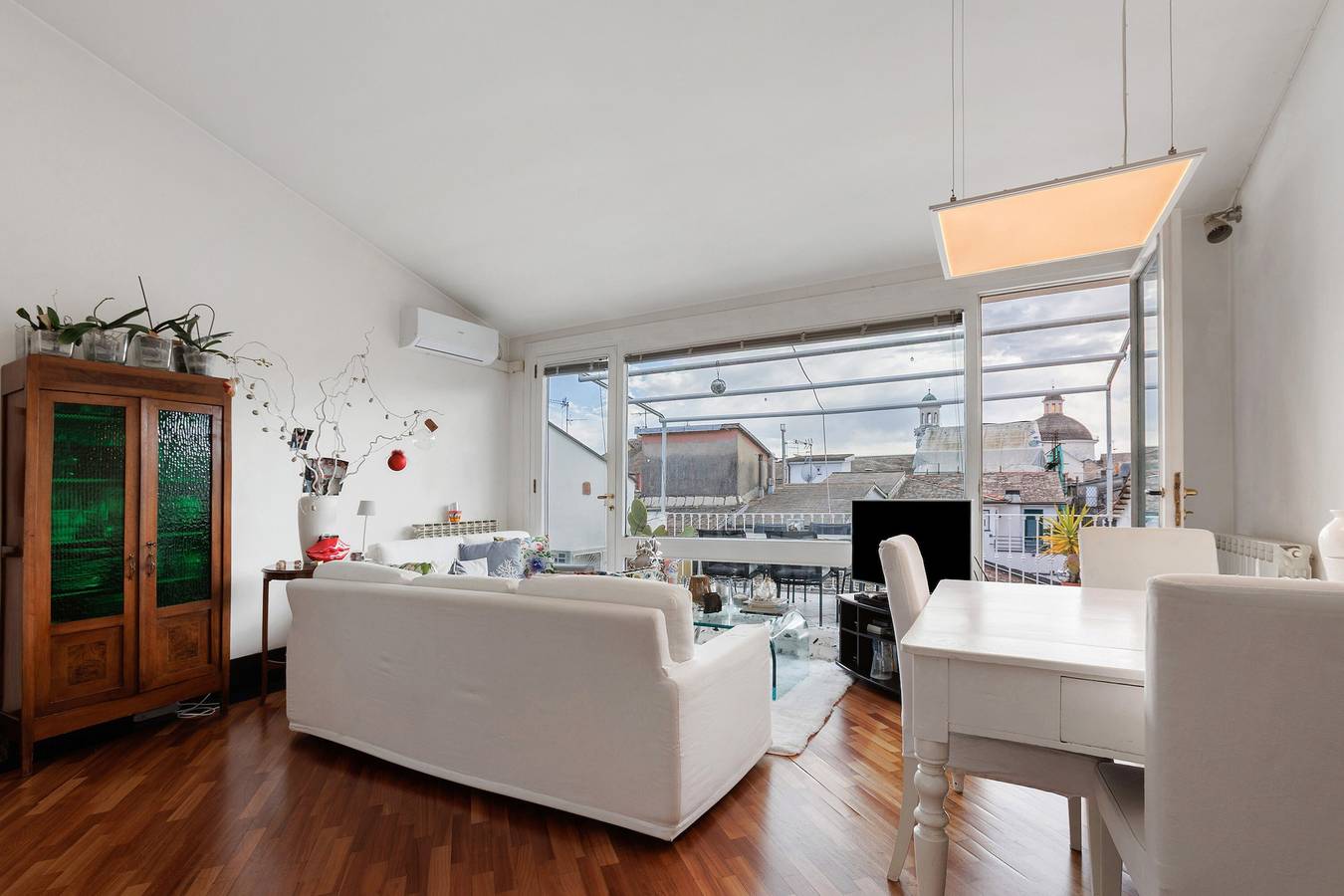 Apartamento entero, Apartamento 'Chiavari Elegante' con Terraza Privada, Balcón y Aire Acondicionado in Chiavari, Riviera di Levante