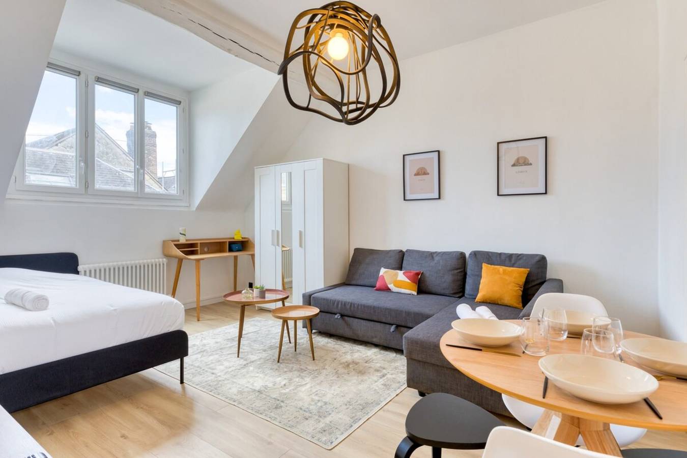 Entire studio, Mia : Studio cosy proche place du Vieux Marché in Rouen, Rouen region