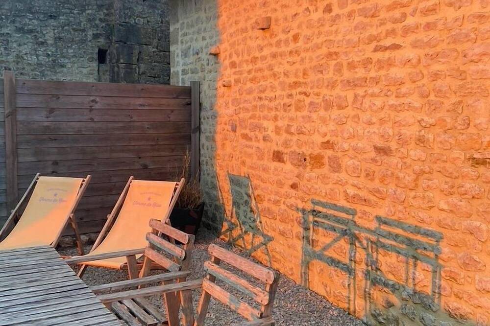 Charmant petit gite pour deux personnes avec piscine in Sainte-Mère-Église, Région de Cherbourg