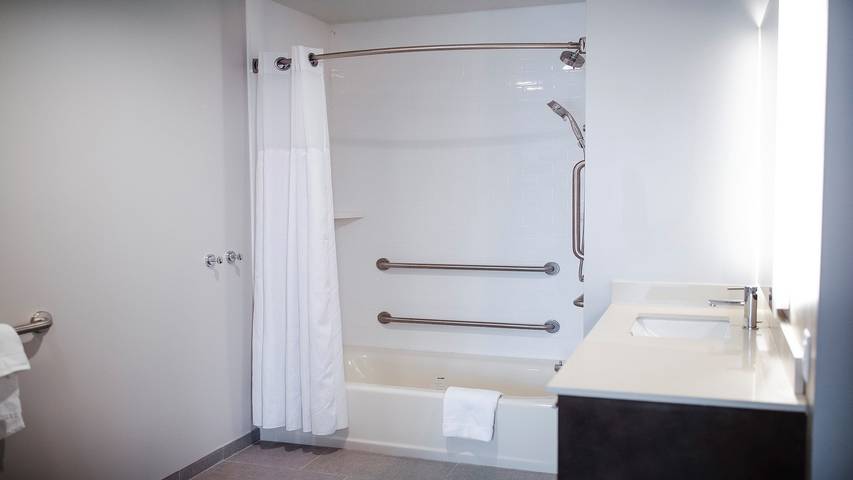 Estudio entero, Estudio para 3 personas con piscina in Auburn Hills, Condado de Oakland