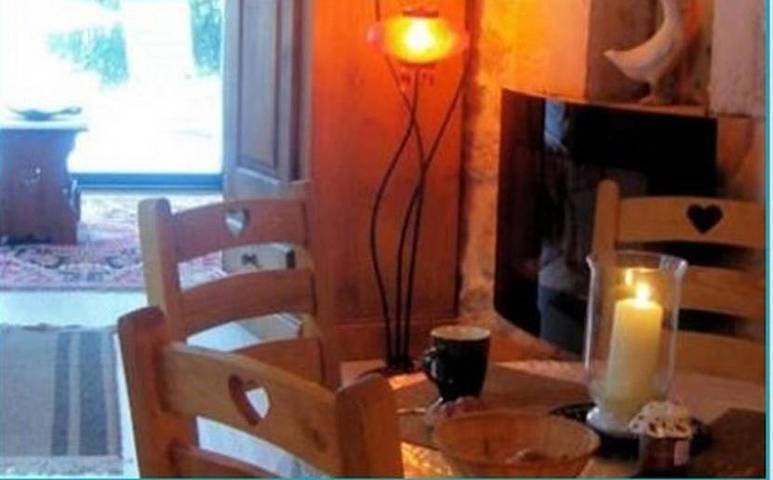 Gîte pour 3 personnes, avec piscine et jacuzzi ainsi que jardin et sauna à Longchaumois