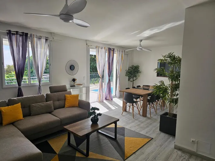 Villa für 8 Personen, mit Garten und Pool sowie Ausblick - 1