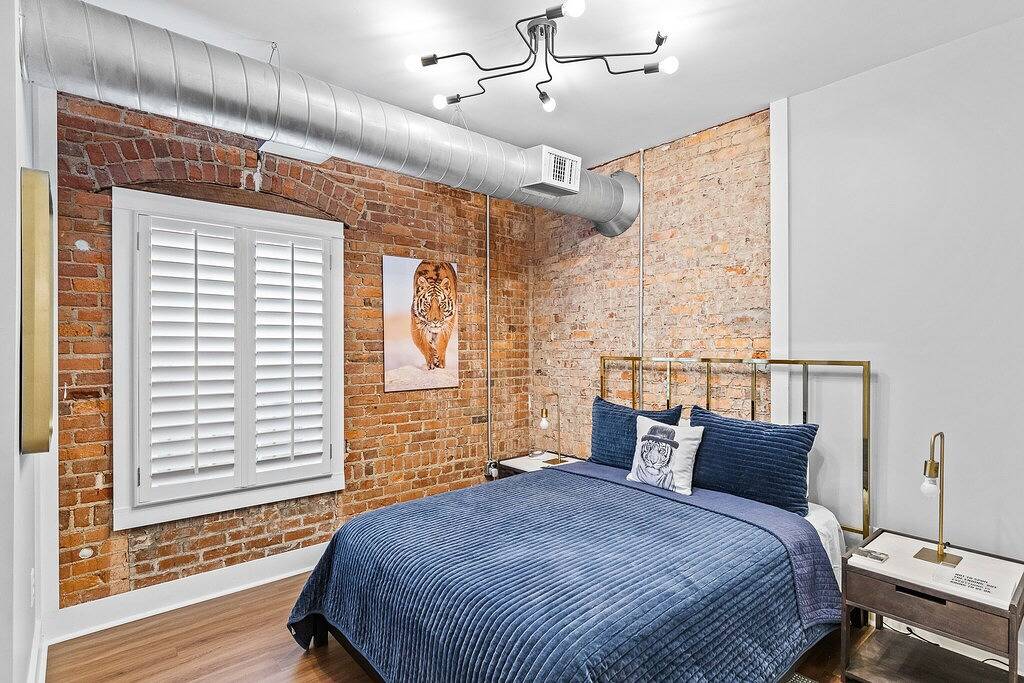 Ganze Wohnung, Luxus Custom Penthouse im Zentrum von Downtown Auburn in Auburn (AL), Alabama