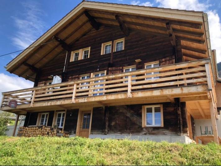 Ferienhaus für 2 Personen, mit Terrasse und Garten in Lenk