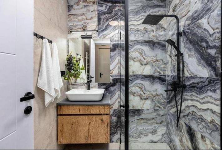 Gîte pour 6 personnes, avec terrasse et vue dans Plage Carras Nice