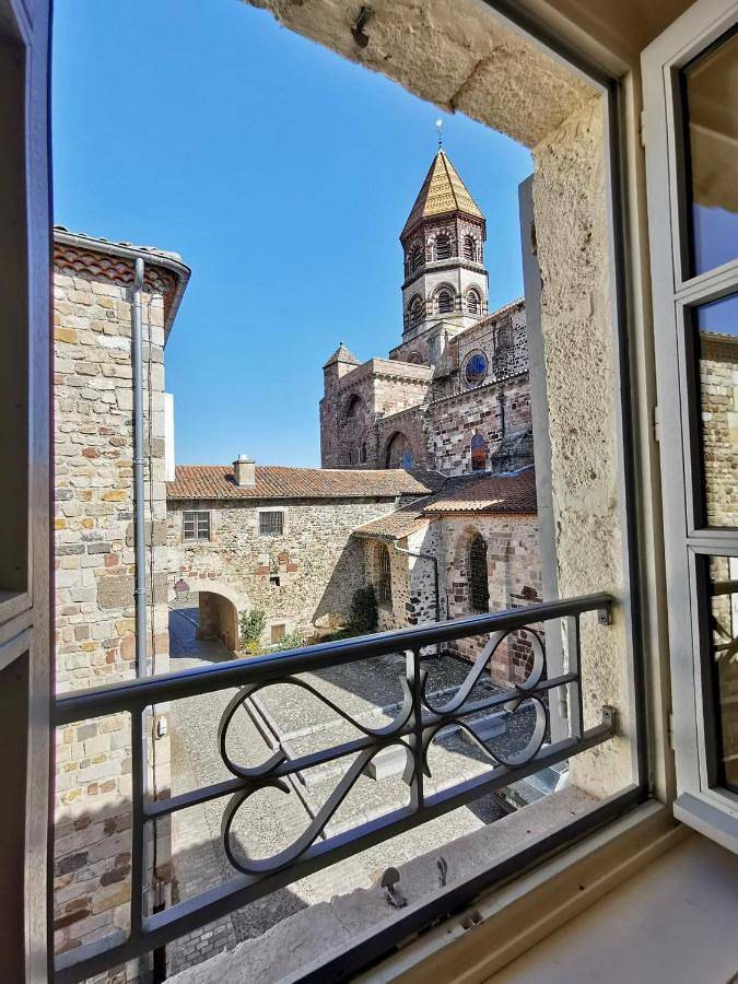 Standard Double Room with Shared Bathroom in Brioude, Haute-Loire