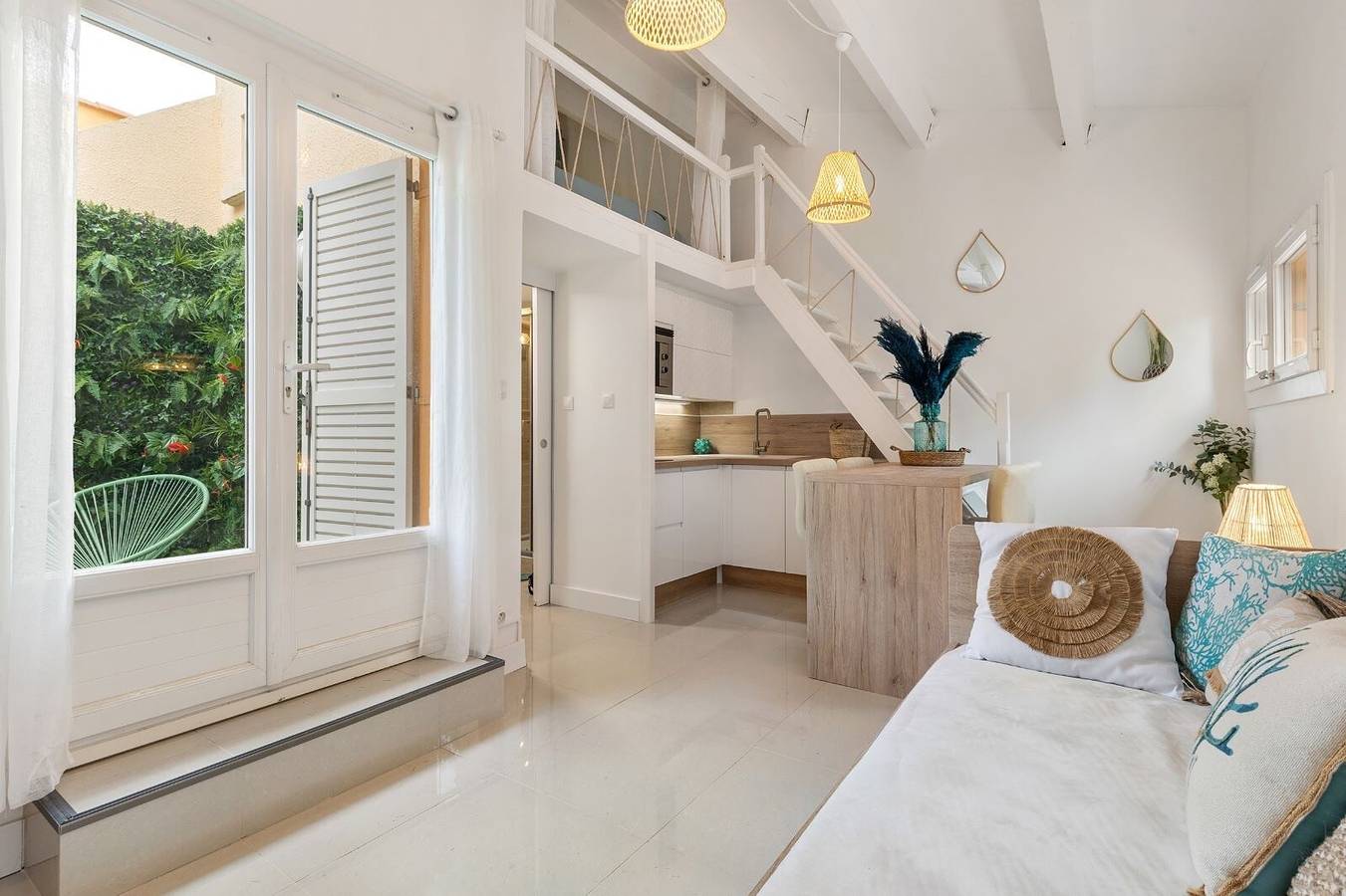 Appartement entier, Appartement "Pinède" avec terrasse privée, Wi-Fi et climatisation in Cap d'Agde, Agde