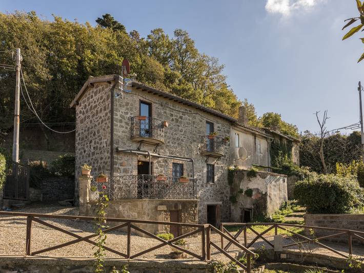 Ferienhaus für 4 Personen, mit Terrasse und Seeblick sowie Garten, mit Haustier in Latium