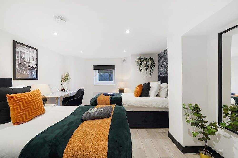 Entire apartment, Sleek and Stylish Yorkshire Gem - Sleeps 4 in Wakefield, West Yorkshire