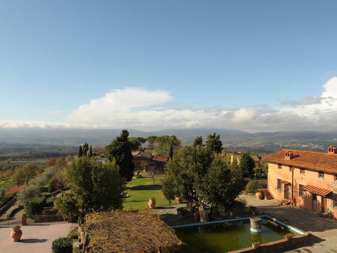Appartamento intero, Unterkunft für 5 Personen, auf einem Bauernhof mit Schwimmbad in San Donato Fronzano, Valdarno