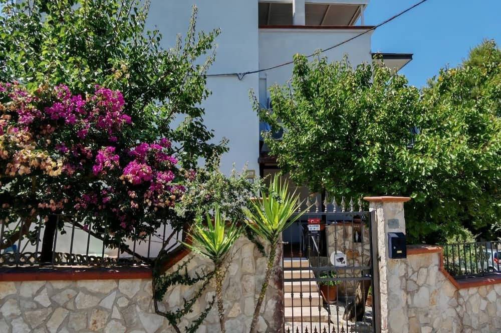 Appartamento intero, La casa tra i pini San Menaio Gargano in Vico del Gargano, Gargano