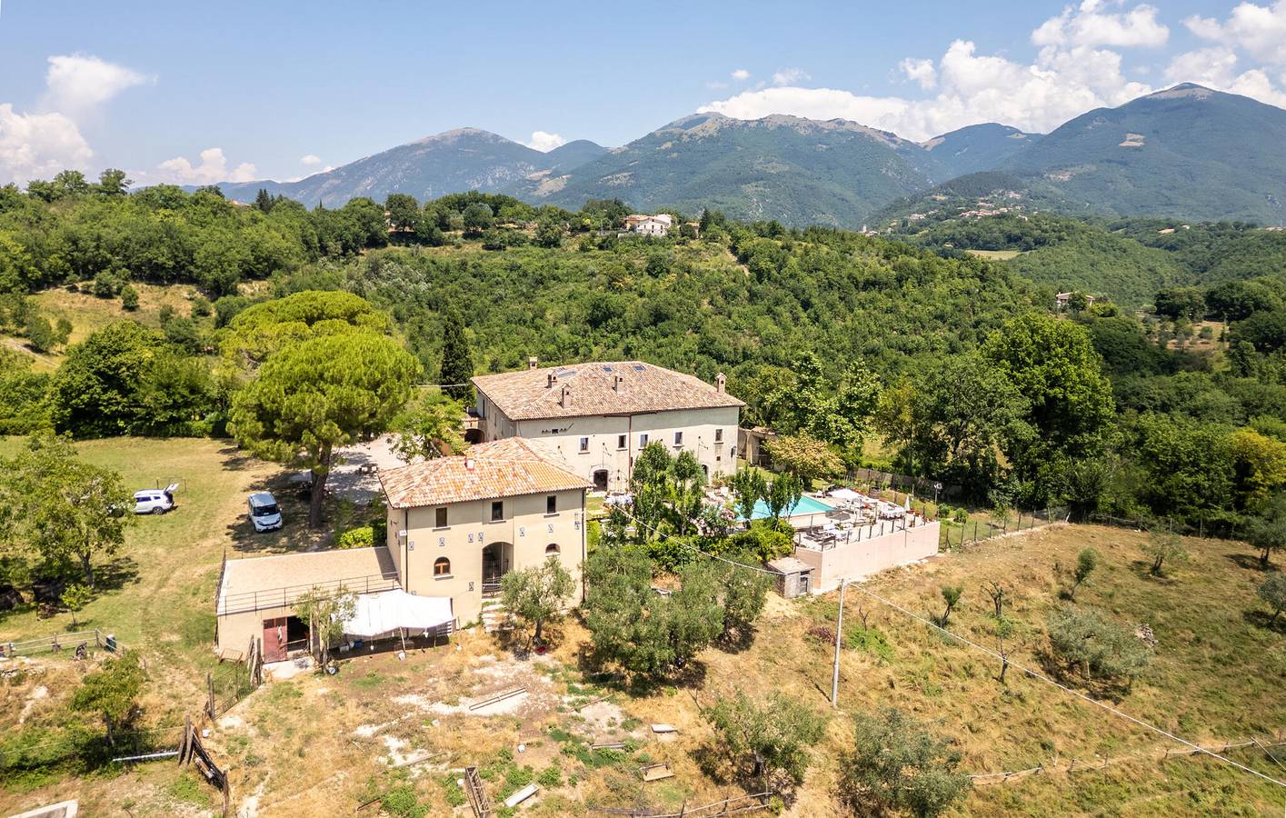 Casa vacanza per 22 persone con terrazza in Cantalice, Provincia di Rieti