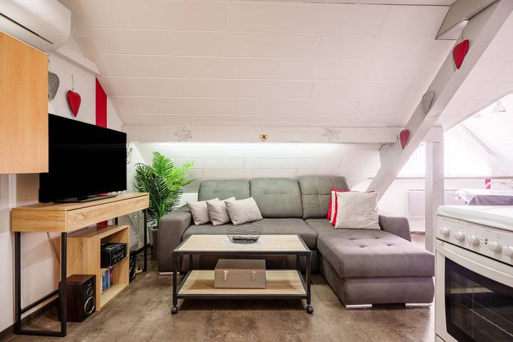 Appartement entier, Appartement 'Gîte Cosy' avec vue sur la montagne, Wi-Fi et climatisation in Gertwiller, Région de Sélestat-Erstein