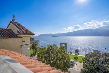 Gîte pour 4 personnes, avec balcon ainsi que vue sur le lac et vue, animaux acceptés dans Verbania