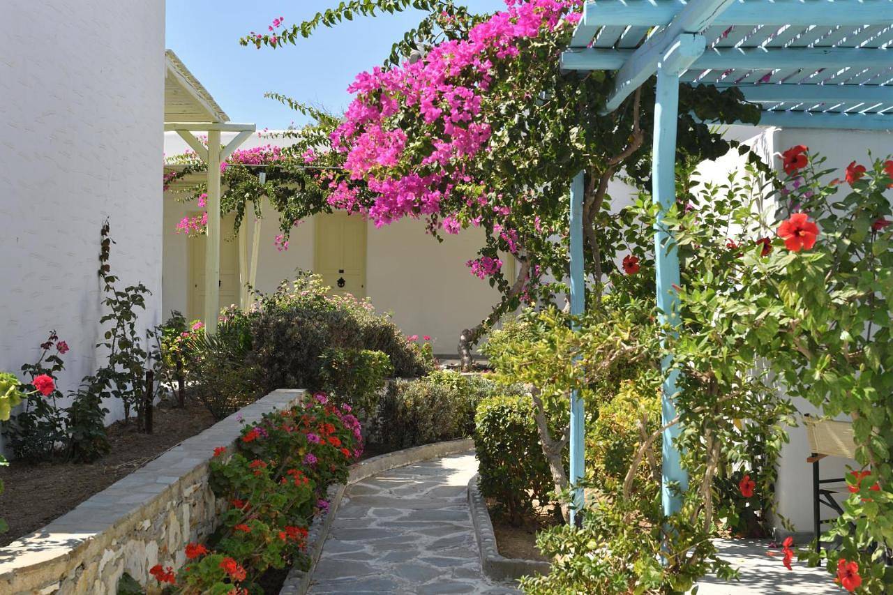Classic Bungalow in Paros