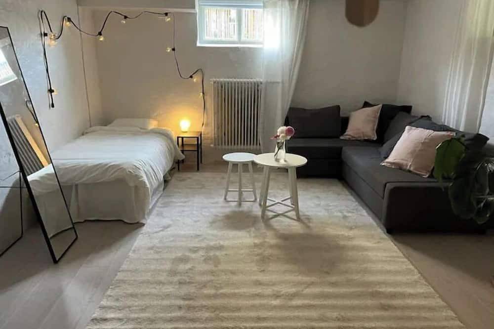 Ganze Wohnung, Spacious & Affordable City Stay – Sleeps 8, Private Garden in Göteborg, Västergötland