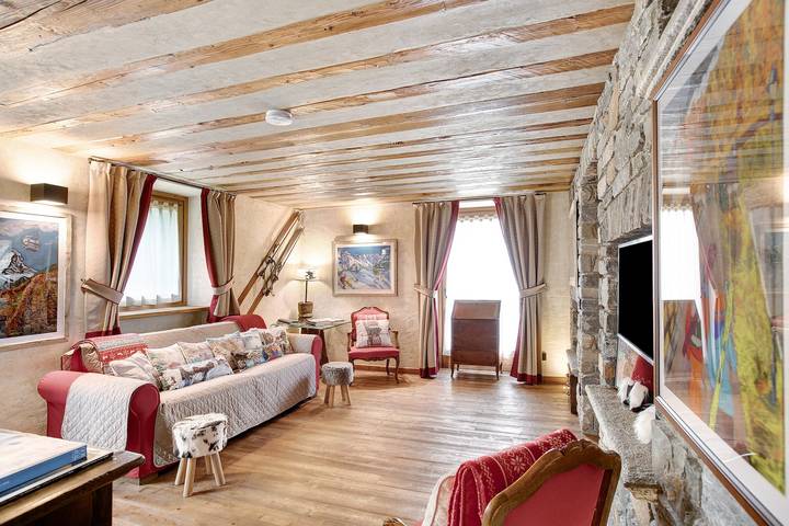 Apartamento entero, Apartamento vacacional "Il Cuore Della Valdigne" con vistas a la montaña, balcón y Wi-Fi in Morgex, Comune di Morgex