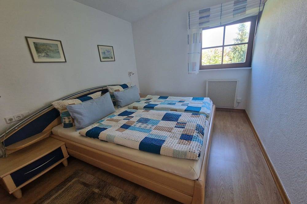 Idyllically situated apartment with a view not far from the seaside resorts in Gothensee, Benz