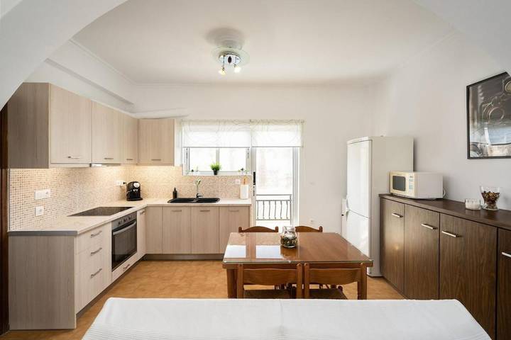 Gîte pour 6 personnes, avec terrasse et vue, animaux acceptés dans Érétrie - 2