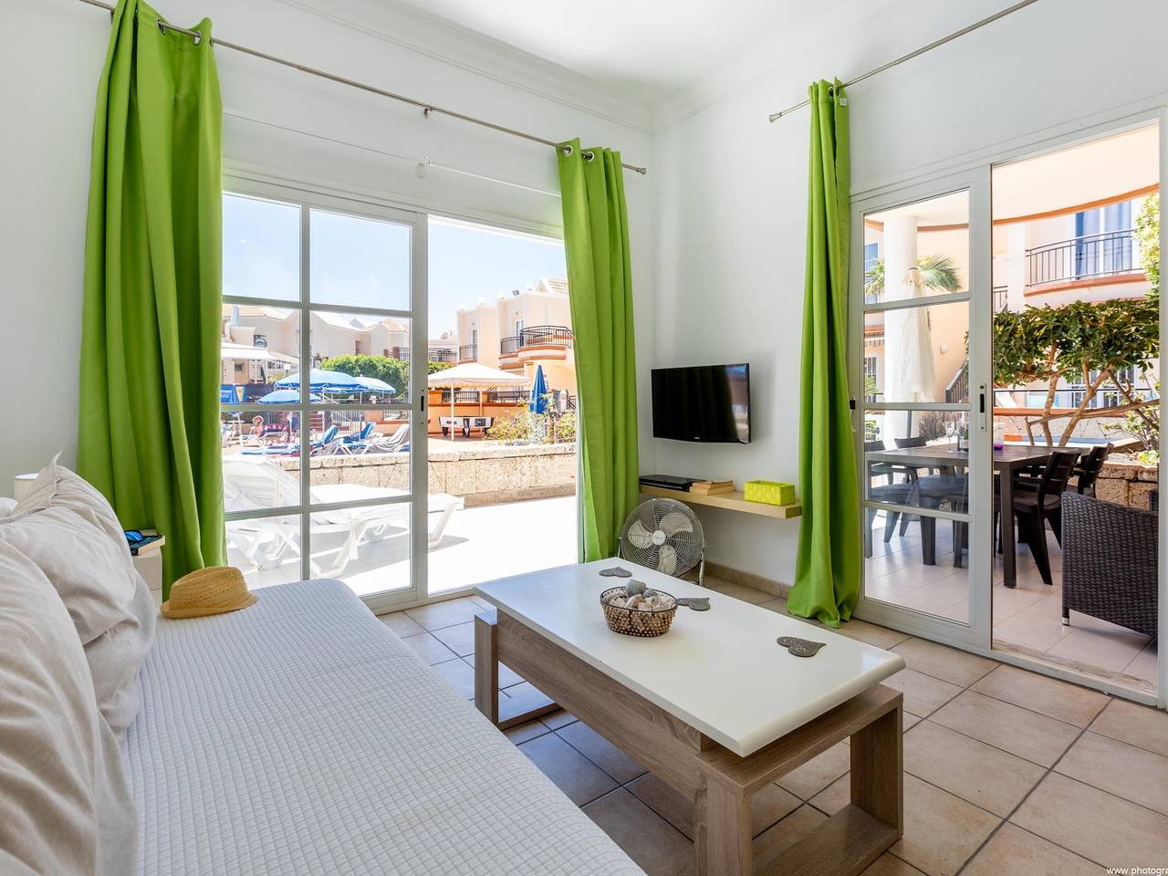 Ganze Ferienwohnung, 501 Yucca Park Zweite Linie zum Strand, Pool und kostenloses Wi-Fi in Playa del Duque, Adeje