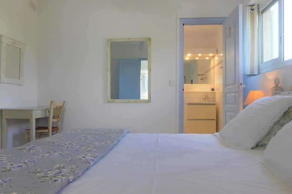 Apartment in Pégomas with Private Pool in Pégomas, Cannes region