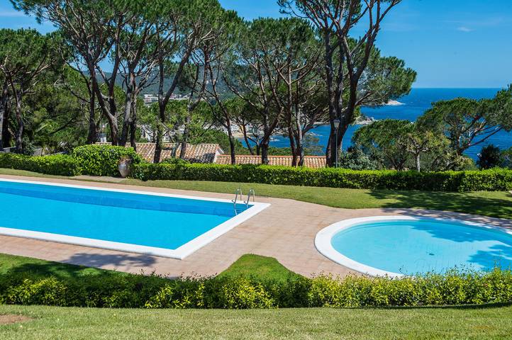 Gîte pour 8 personnes, avec piscine ainsi que terrasse et vue sur l’océan dans Calella de Palafrugell - 4
