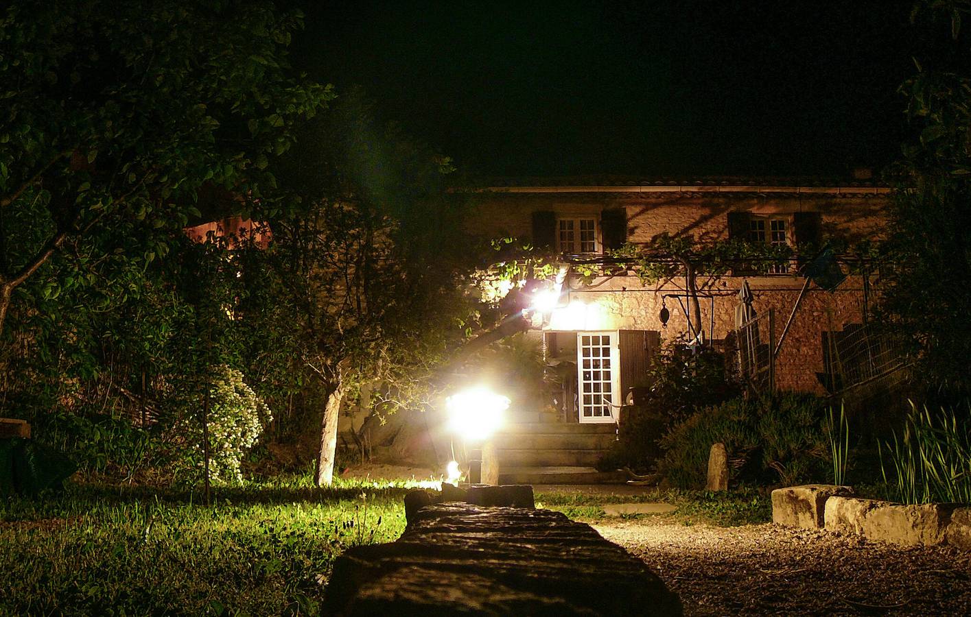 Rückzugsort am Pool in Pujaut in Pujaut, Nimes und Umgebung