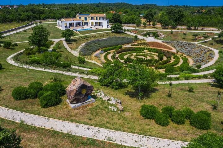 Villa Arkaim with Private Pool in Marčana, Südküste Istrien