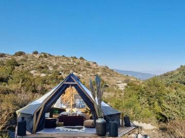 Tente pour 3 personnes, avec jardin et vue dans les Alpes maritimes