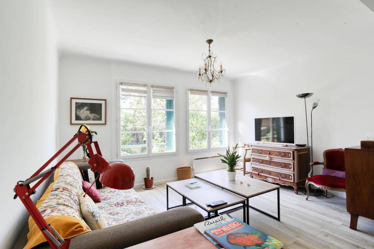 Appartement entier, One-Bedroom Apartment in Rueil-Malmaison, Hauts-de-Seine