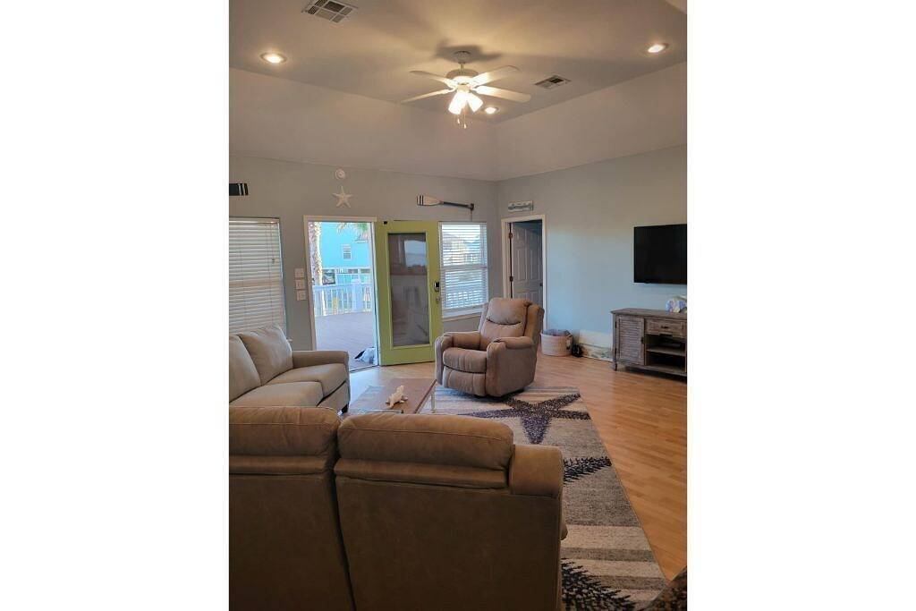 Vacation House for 9 Guests in Bolivar Peninsula, Galveston County