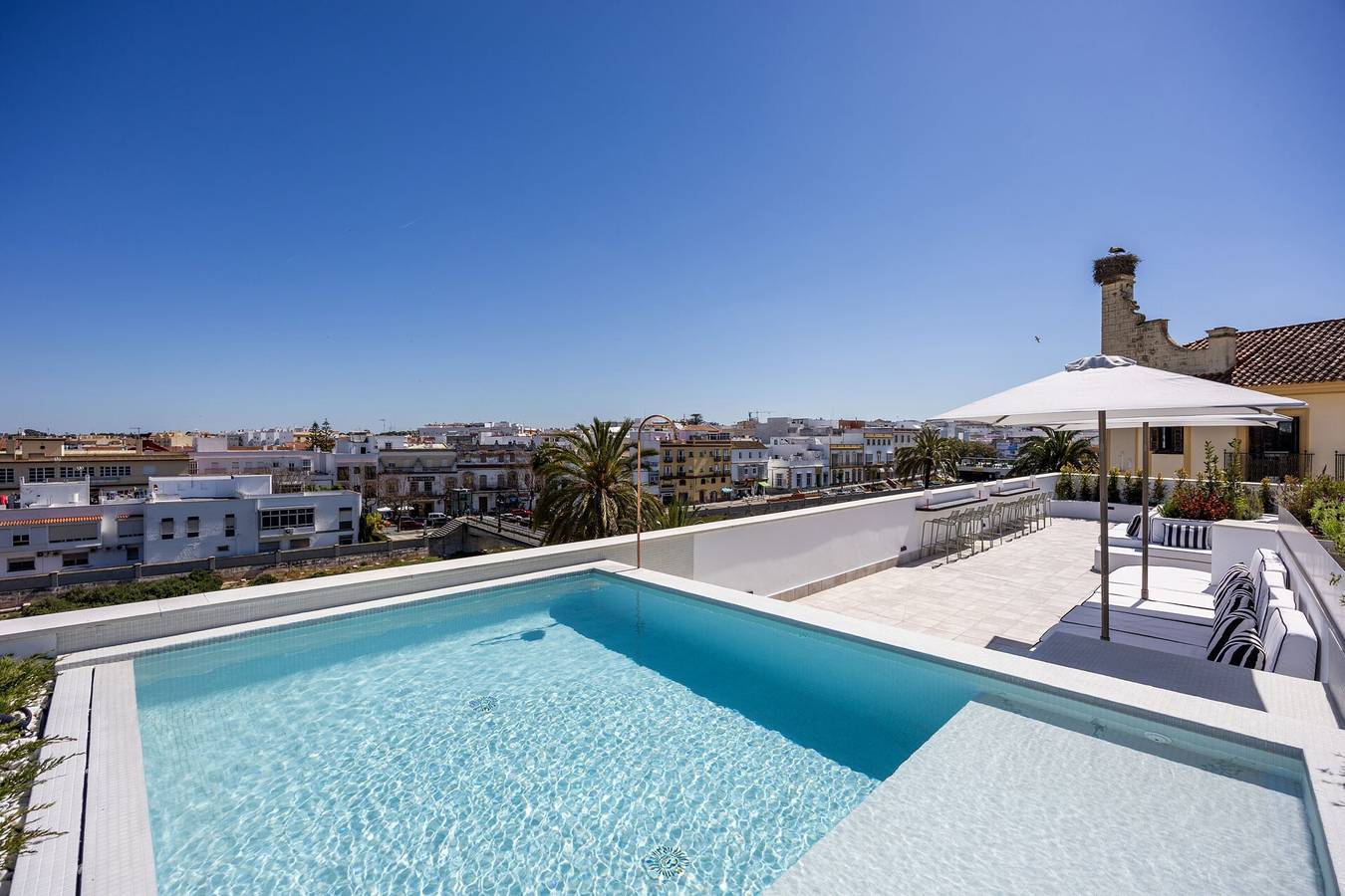 Apartamento entero, Apartamento 'Gran Suite Balcón 4' con balcón, Wi-Fi y aire acondicionado in Chiclana de la Frontera, Costa de la Luz
