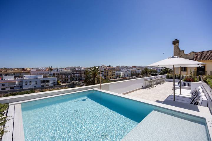 Apartamento entero, Apartamento 'Gran Suite Balcón 4' con balcón, Wi-Fi y aire acondicionado in Chiclana de la Frontera, Costa de la Luz