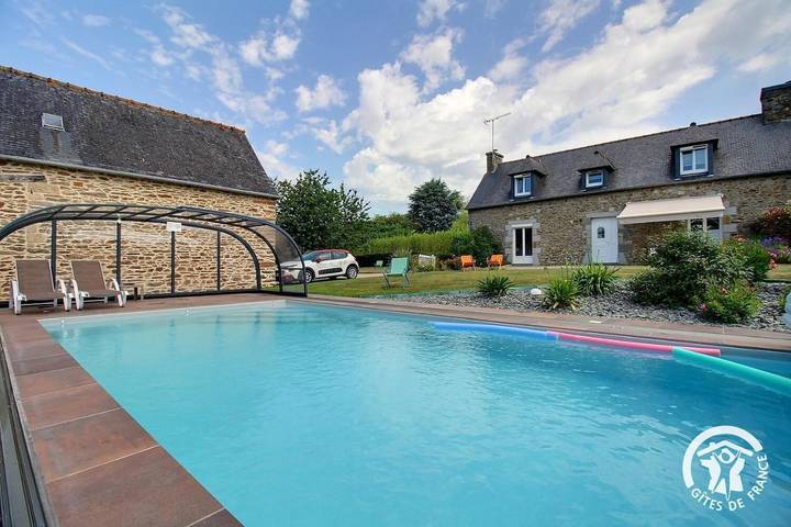 Location de vacances pour 6 personnes, avec piscine ainsi que jardin et terrasse à Saint-Donan - 2