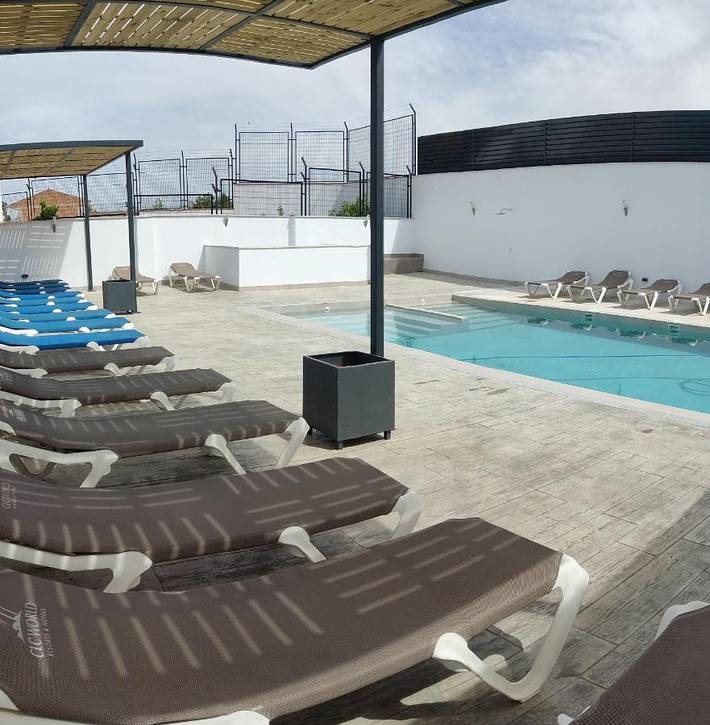 Casa rural con piscina para 8 personas, con piscina además de terraza y vistas, Se admiten mascotas en Vega de Granada