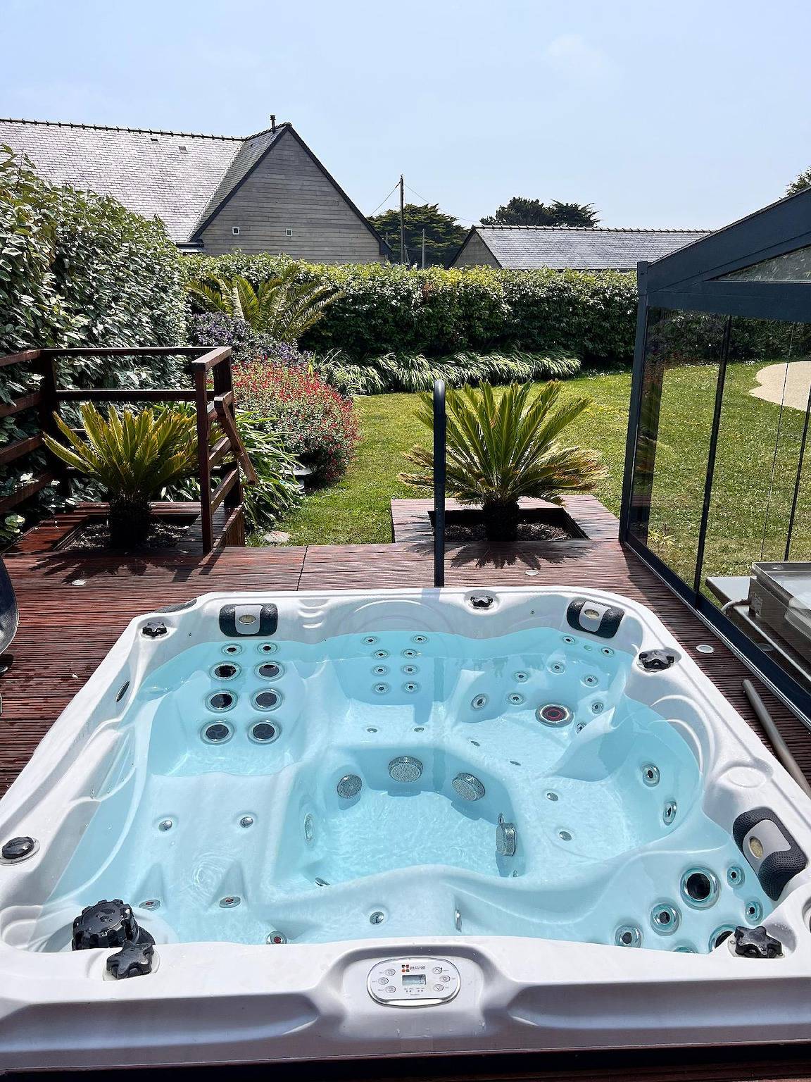 Luxuriöse Cocooning 5 Sterne Villa direkt am Meer mit eigenem Spa Bereich Sauna und Jacuzzi in Brignogan-Plages, Brest und Umgebung