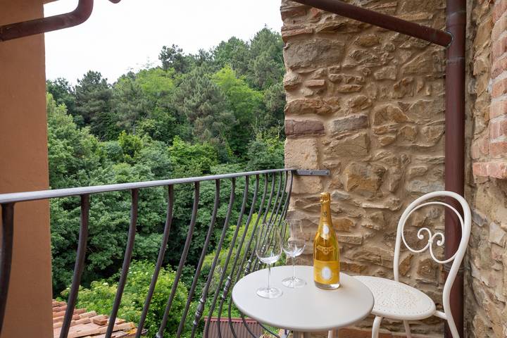 Appartamento intero, Appartamento 'Antica Tuscany' con giardino privato, Wi-Fi e aria condizionata in Chianni, Costa degli Etruschi