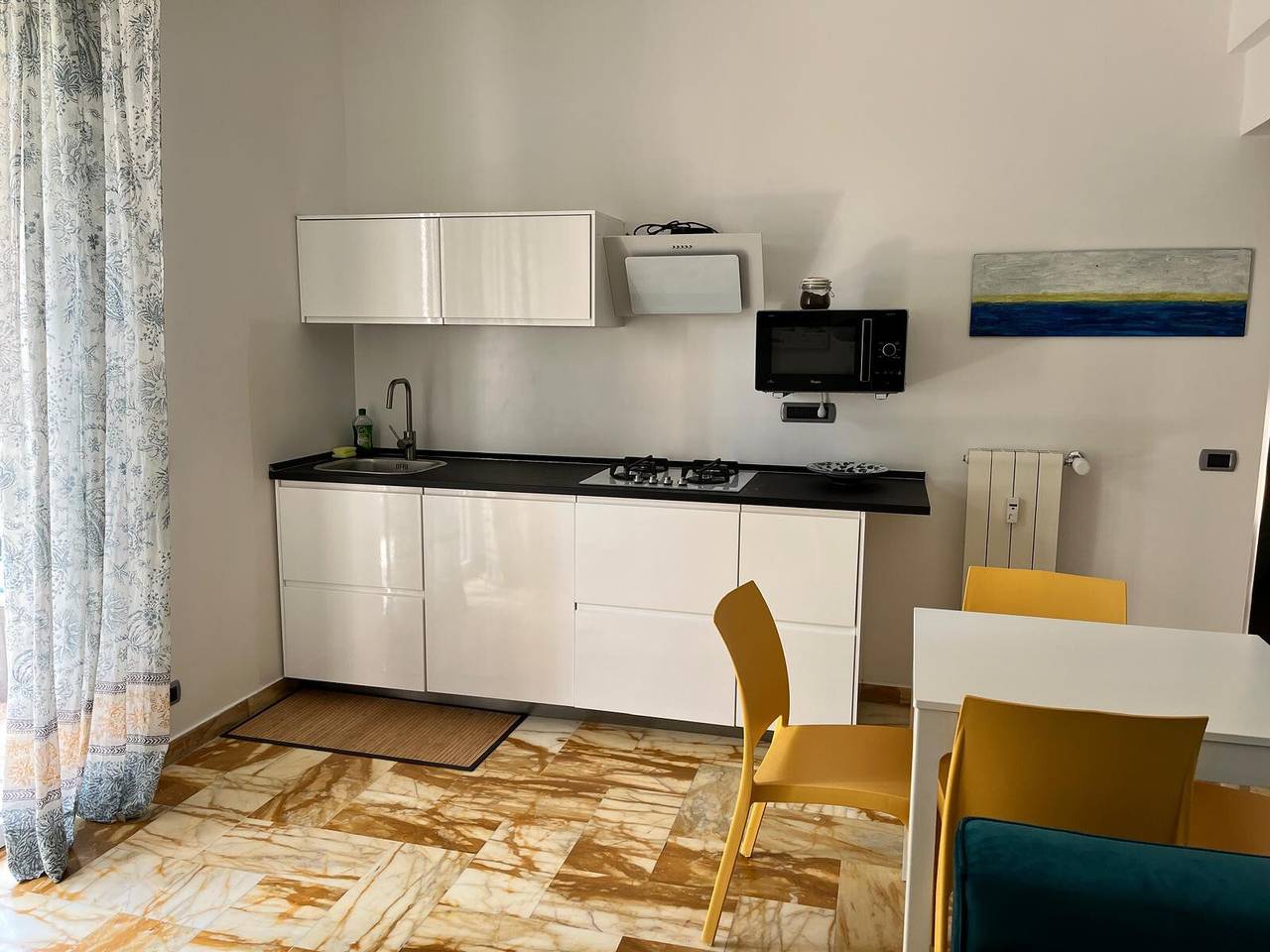 Ganze Wohnung, Apartment 'Happy Family' mit privater Terrasse, Wlan und Klimaanlage in Genua (Stadt), Genua