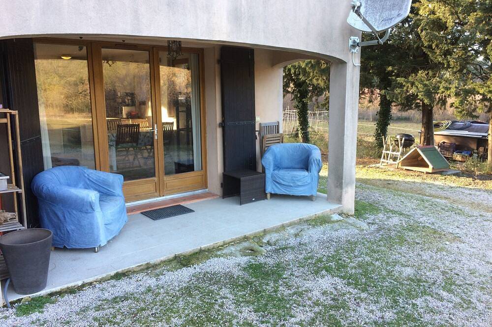 Entire apartment, T3 detached Villa 75 M2 7 beds 2 baths Parking Garden Terrace Bbq ext in Aix-en-Provence, Aix-en-Provence region
